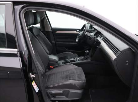 Volkswagen - Passat