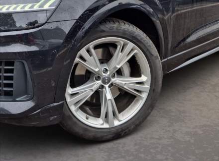 Audi - Q8
