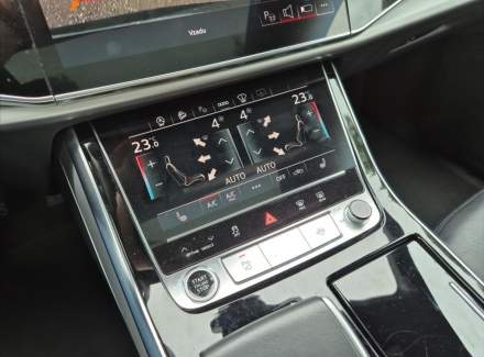 Audi - Q8