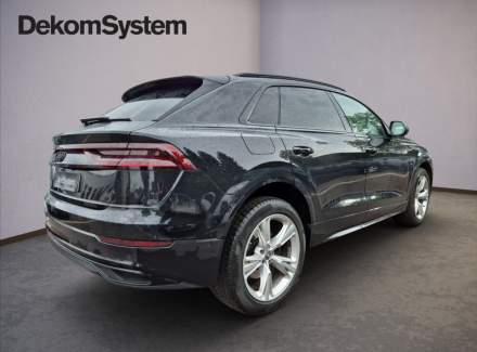 Audi - Q8