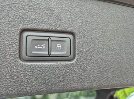 Audi - Q8