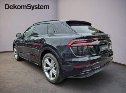 Audi - Q8