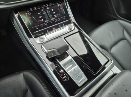Audi - Q8