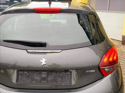 Peugeot - 208