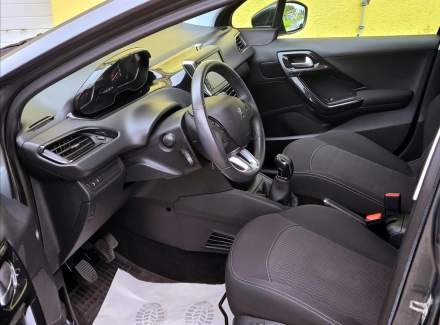 Peugeot - 208
