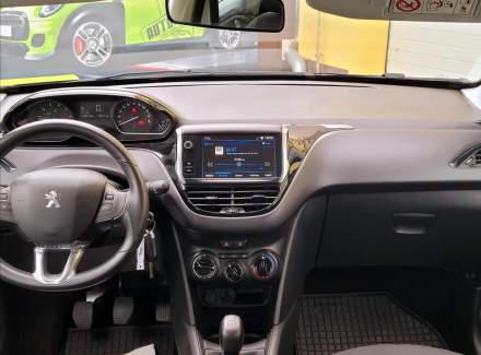 Peugeot - 208