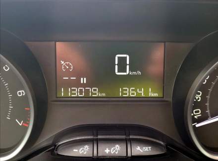 Peugeot - 208