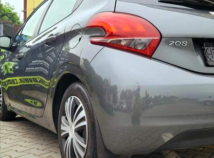 Peugeot - 208