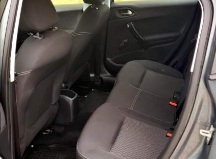 Peugeot - 208