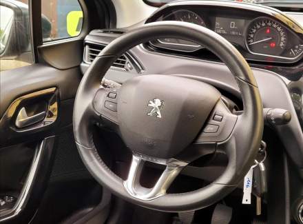 Peugeot - 208