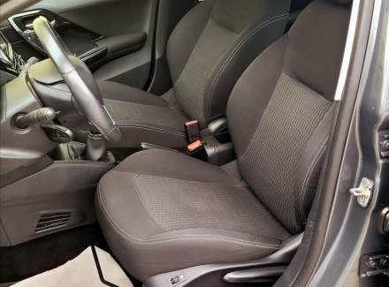 Peugeot - 208