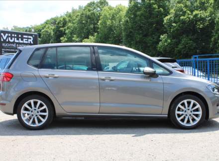 Volkswagen - Golf