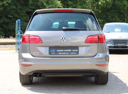 Volkswagen - Golf