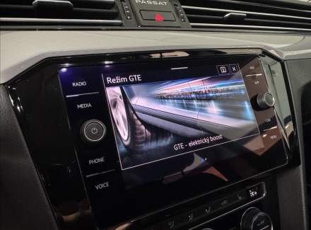 Volkswagen - Passat