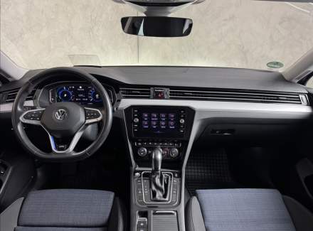 Volkswagen - Passat