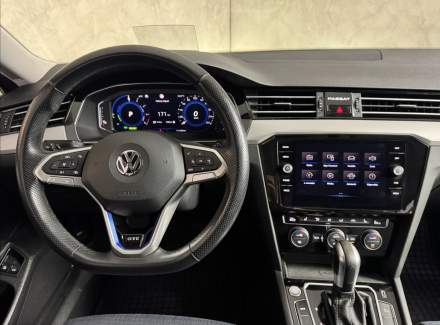 Volkswagen - Passat