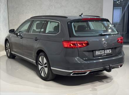 Volkswagen - Passat