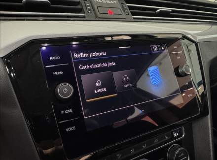 Volkswagen - Passat