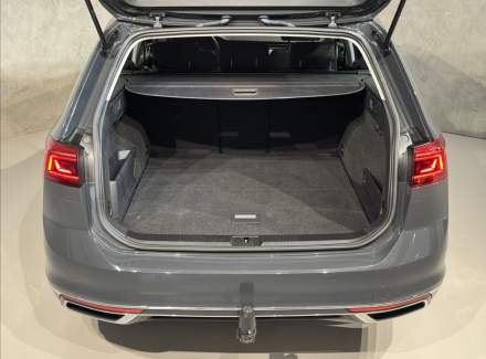 Volkswagen - Passat