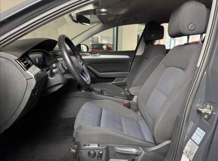 Volkswagen - Passat