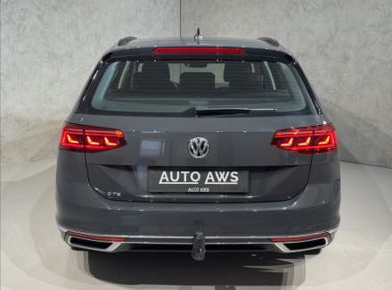 Volkswagen - Passat