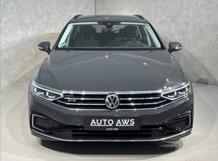 Volkswagen - Passat