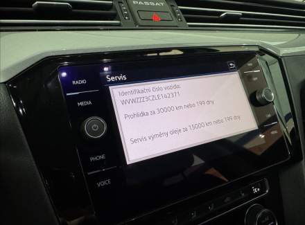 Volkswagen - Passat
