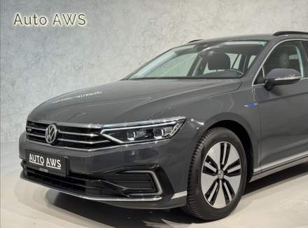 Volkswagen - Passat