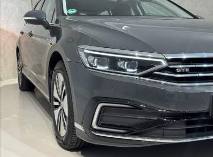 Volkswagen - Passat
