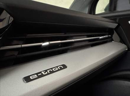 Audi - Q4 e-tron