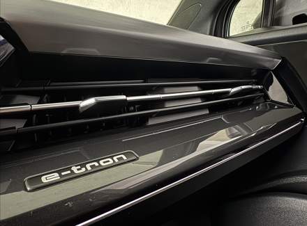 Audi - Q4 e-tron