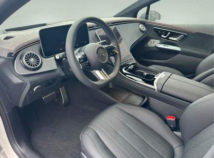 Mercedes-Benz - EQE