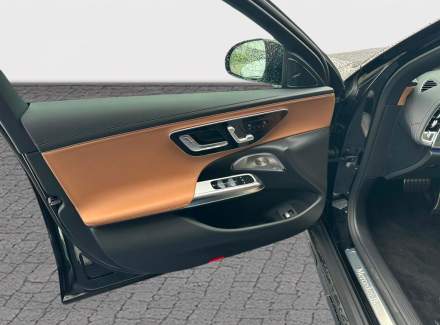 Mercedes-Benz - E-class
