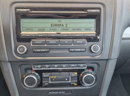 Volkswagen - Golf