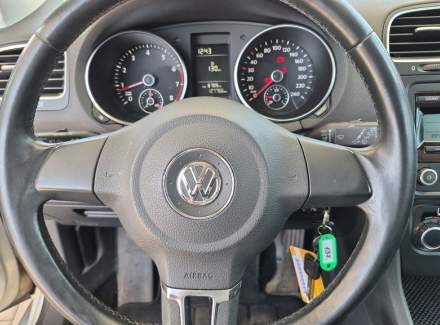 Volkswagen - Golf
