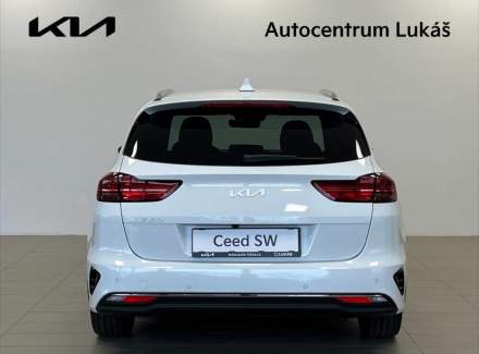 Kia - Cee'd