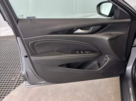 Opel - Insignia