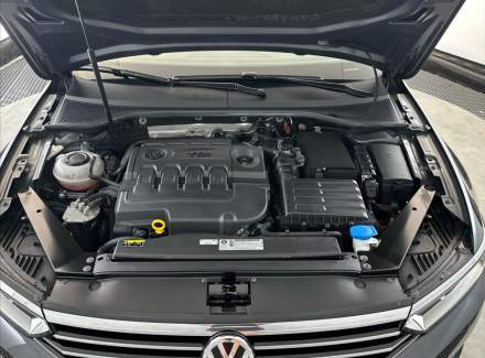 Volkswagen - Passat