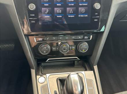 Volkswagen - Passat