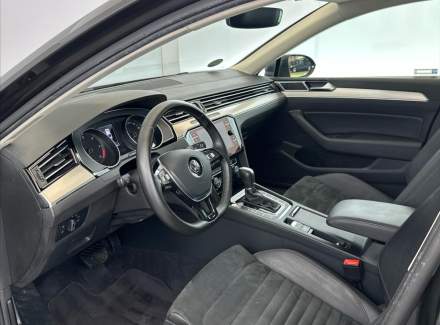 Volkswagen - Passat