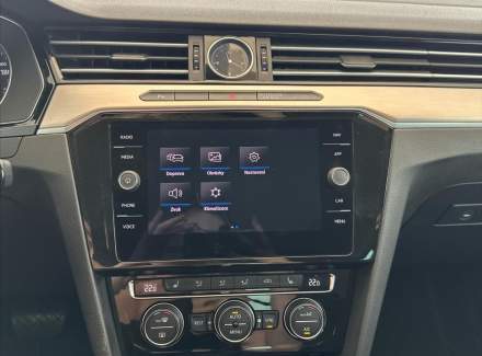 Volkswagen - Passat
