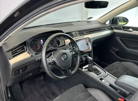Volkswagen - Passat