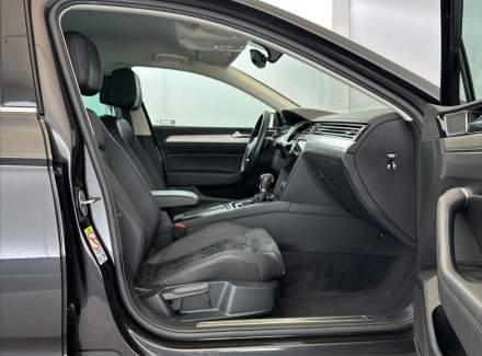 Volkswagen - Passat