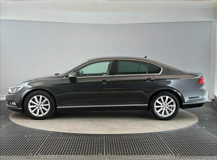 Volkswagen - Passat
