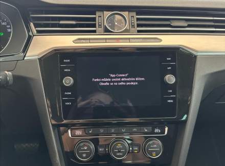 Volkswagen - Passat