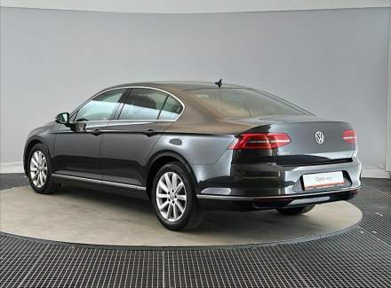 Volkswagen - Passat