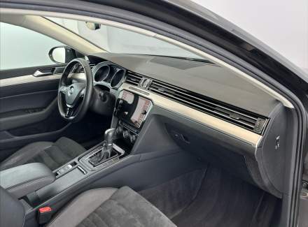 Volkswagen - Passat
