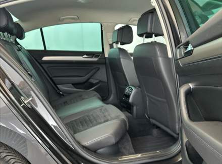 Volkswagen - Passat