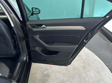 Volkswagen - Passat
