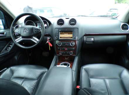 Mercedes-Benz - GL